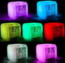 Reloj digital multicolor y despertador