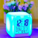 Reloj digital multicolor y despertador